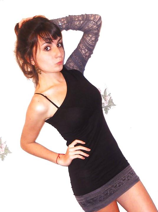 25P Brunette Florencia Facebook Friend - BBenito