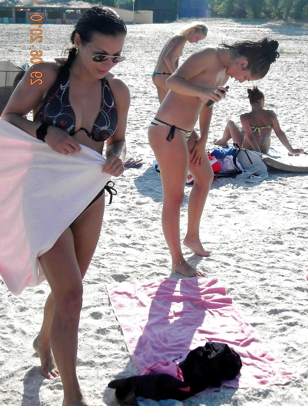 25P Italian classmates at the beach :) compagne di classe