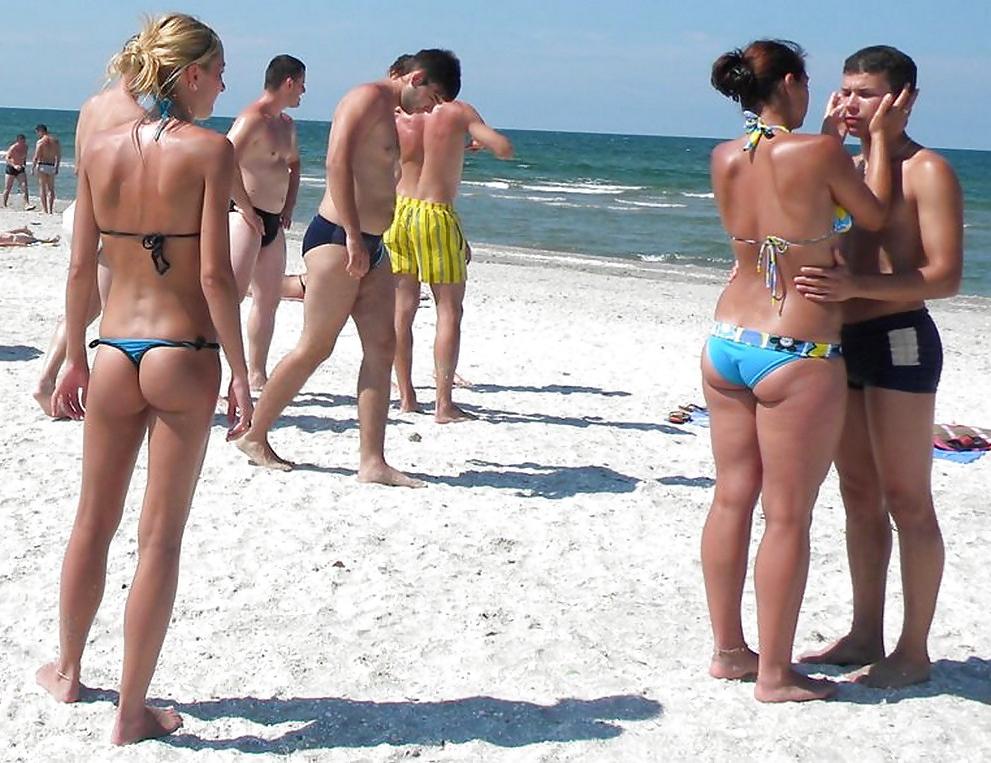 25P Italian classmates at the beach :) compagne di classe