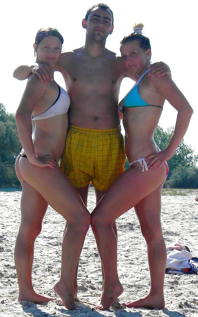 25P Italian classmates at the beach :) compagne di classe