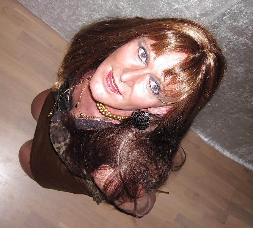 15P Lotte in pantyhose