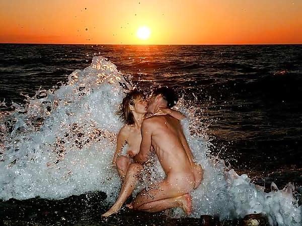 19P Vacation pics fuck and suck on the beach3