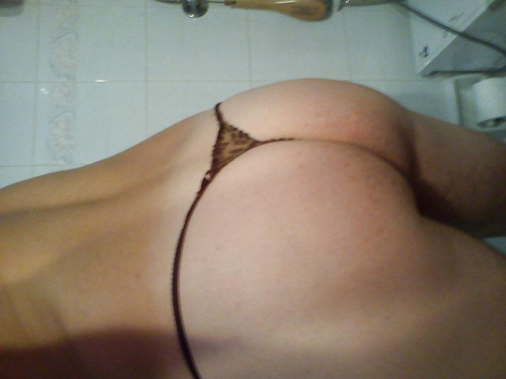 25P Friend wifes big thong