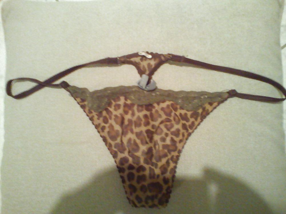 25P Friend wifes big thong