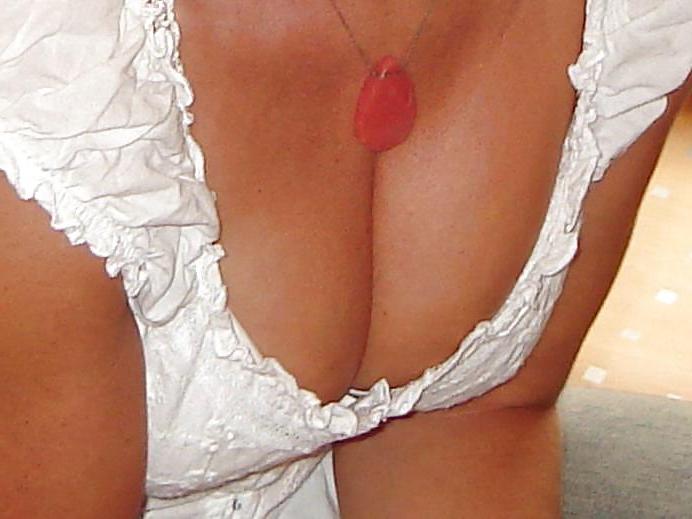 14P Blonde Dogging MILF Slut