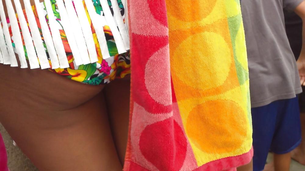 25P Hot day of summer with ass & butts in bikinis 