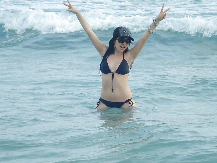 25P A day at the beach with my bitches ass & butts 