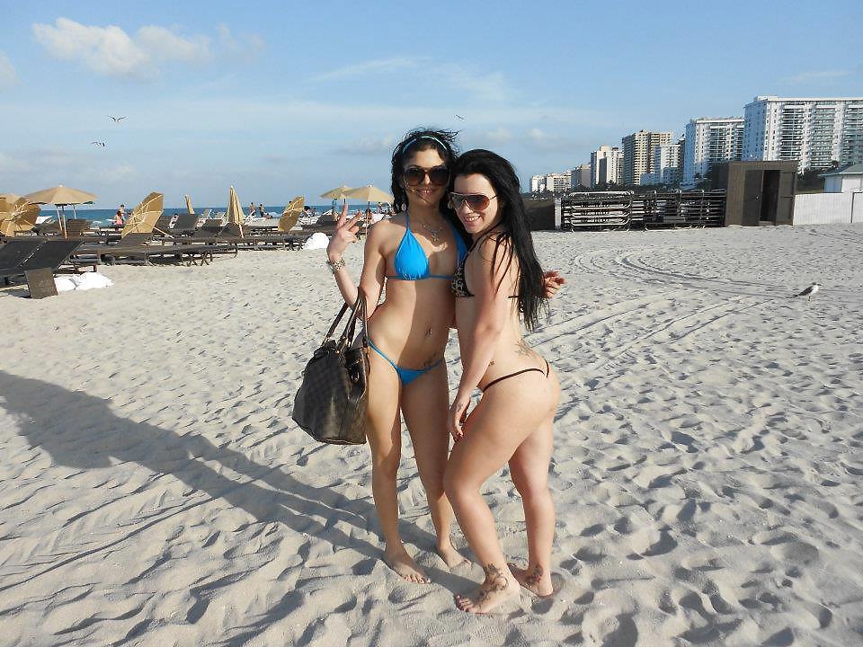 25P A day at the beach with my bitches ass & butts 