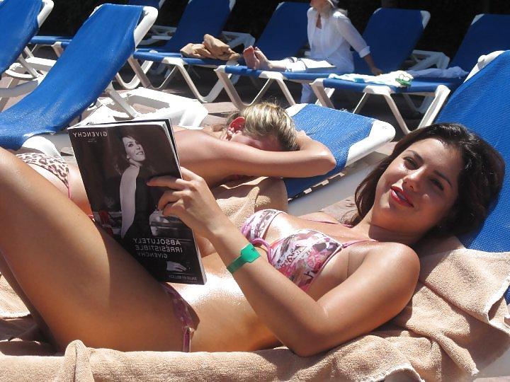 25P A day at the beach with my bitches ass & butts 