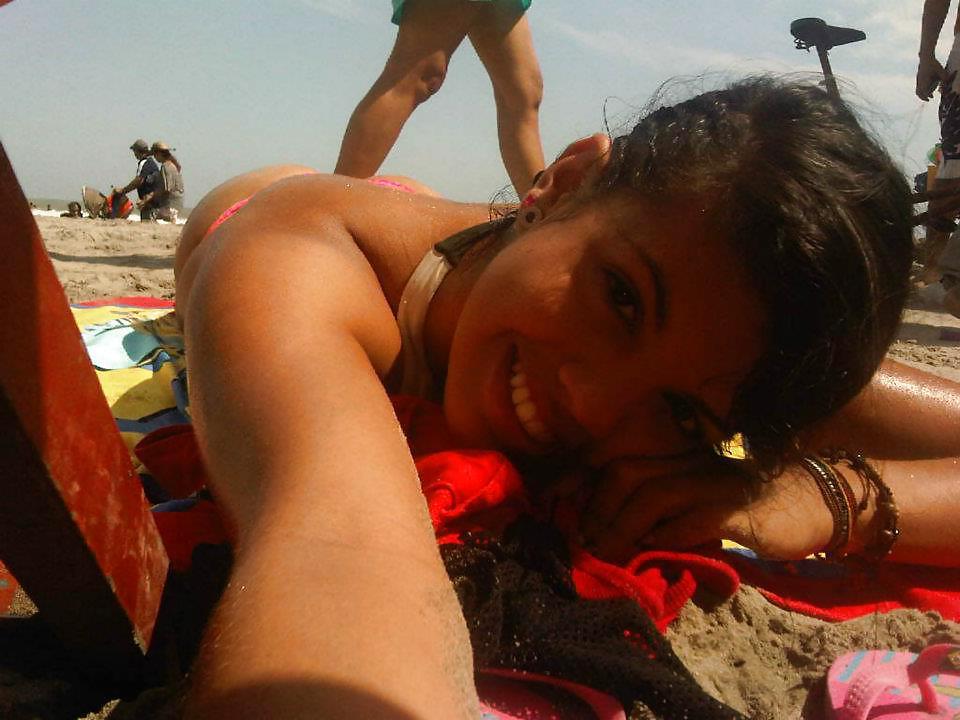 25P A day at the beach with my bitches ass & butts 