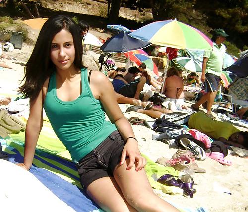 25P A day at the beach with my bitches ass & butts 