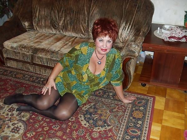 14P Women in pantyhose and stockings.