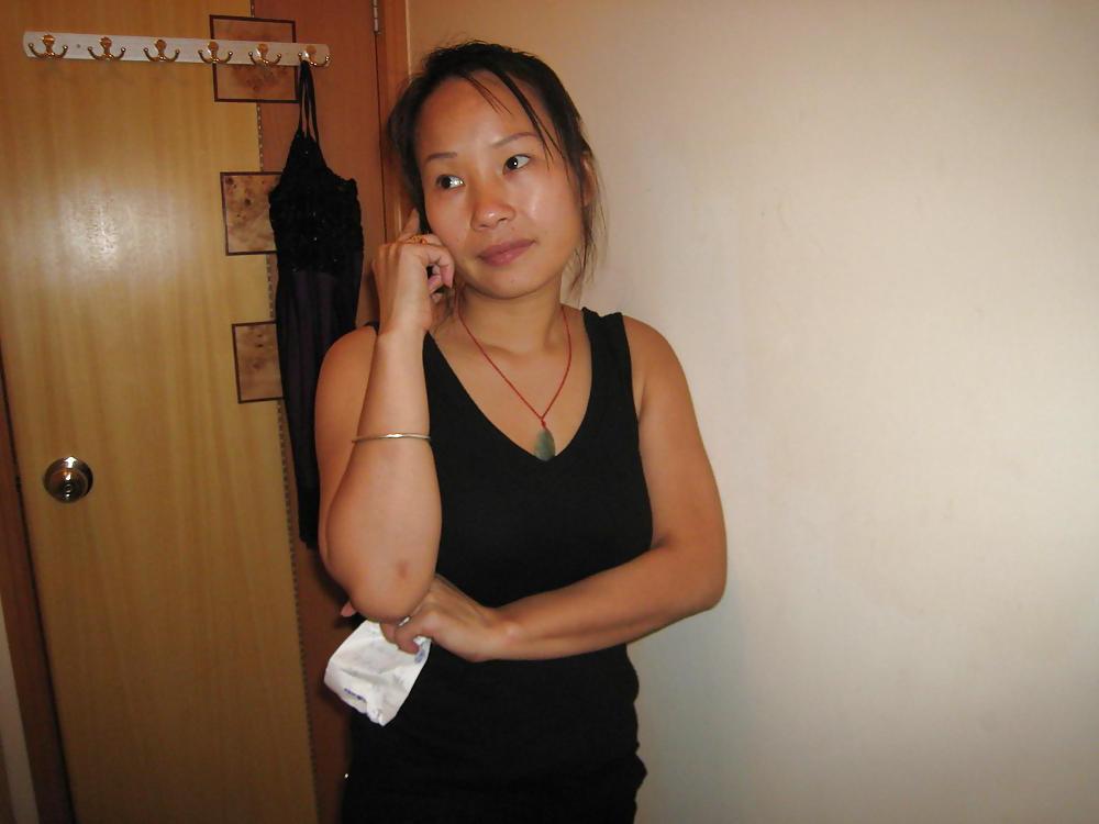 25P My gf loves to expose her hot body like a prostitute