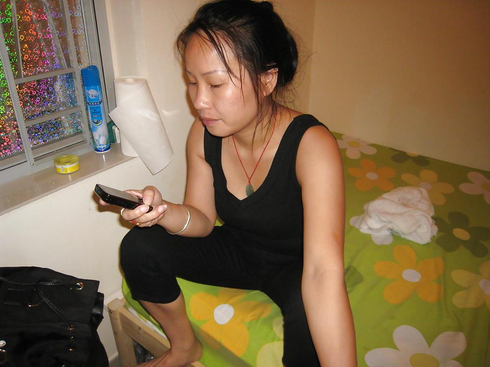 25P My gf loves to expose her hot body like a prostitute