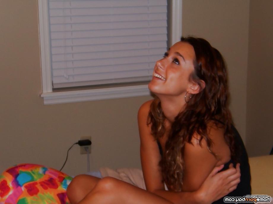 18P Brunette riding a penis