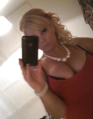 12P Lil Blonde Bombshell From SmutDates.com