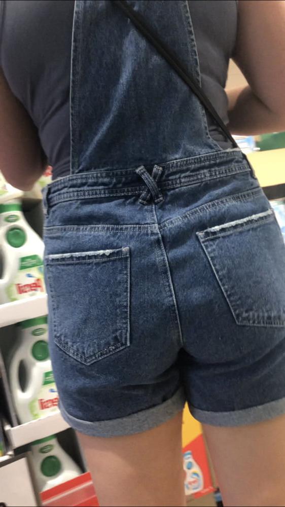 7P Pawg ass blonde voyeur shopping slut