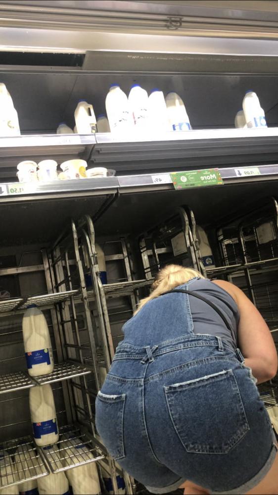 7P Pawg ass blonde voyeur shopping slut