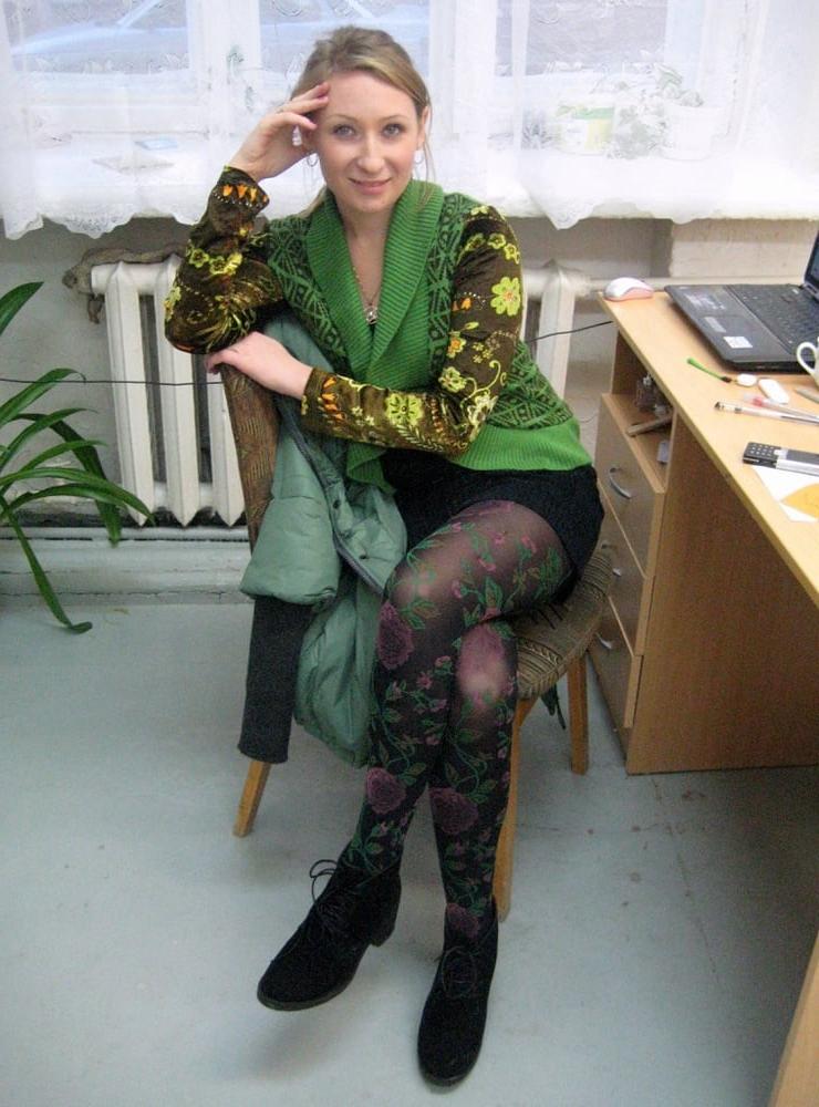 25P Pantyhosed Teacher - Grab one and Fuck Her
