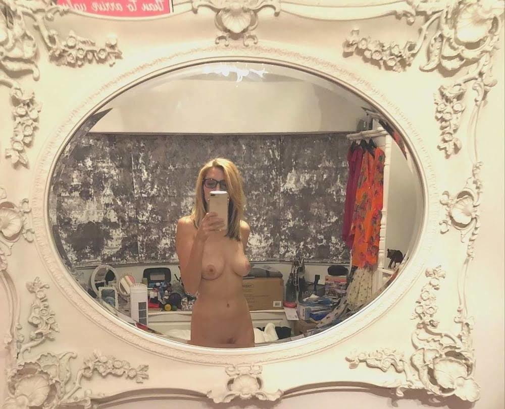 25P Jackie is a hot slim blonde MILF I want to fuck