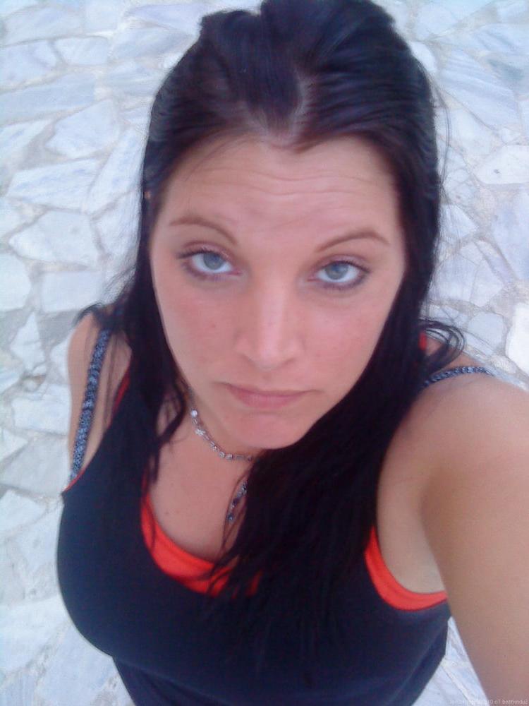 25P Amateur Babe on Holiday
