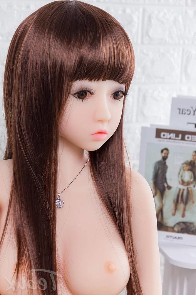 10P Young brunette teen sex doll with Huge tits
