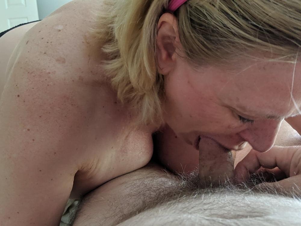 25P Charming matures love to suck