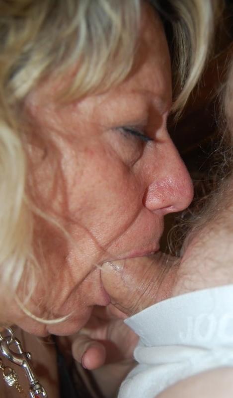 25P Charming matures love to suck
