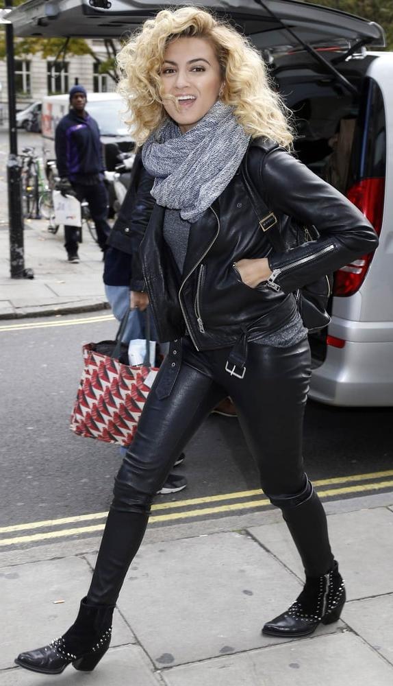 25P Miss T Kelly Fit As Fuck Hot  Look