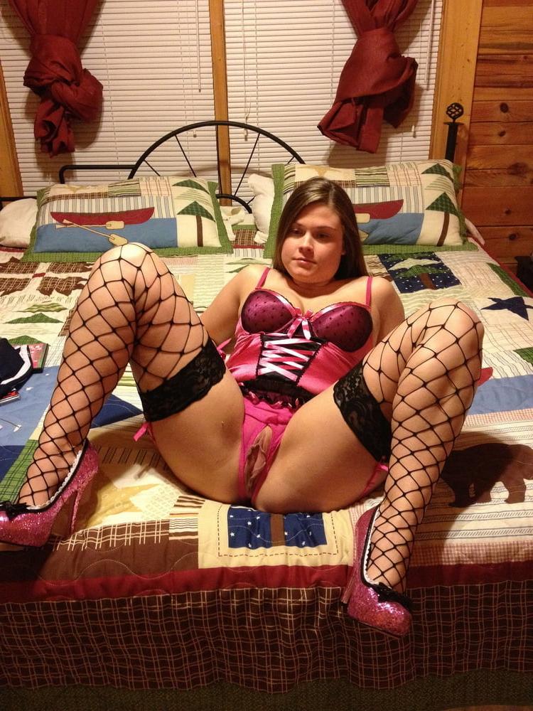 25P Famous Home Furnishings Employee MILF - Stephanie G