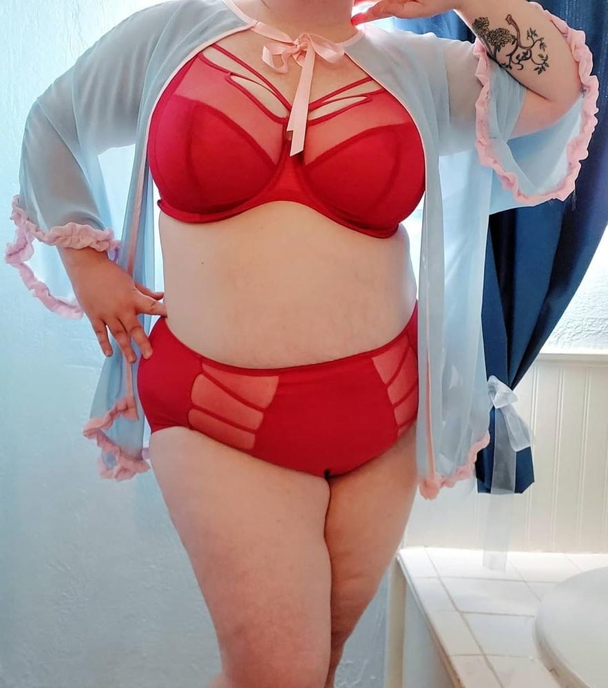 25P Bbw lingerie. Love to get that