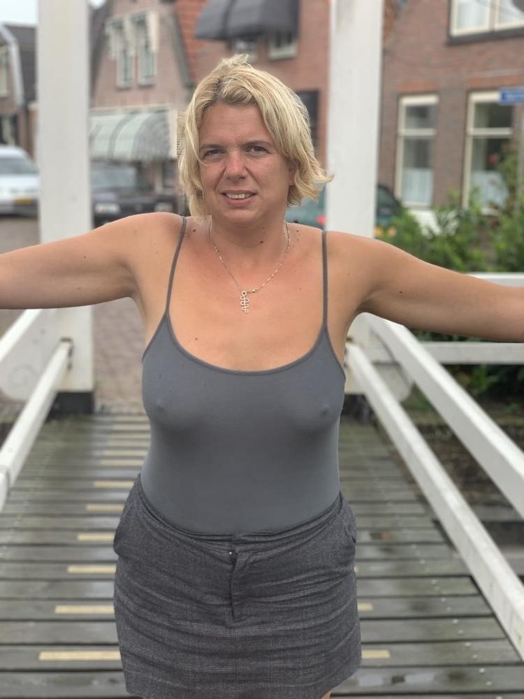25P Sexy Dutch girl outdoor