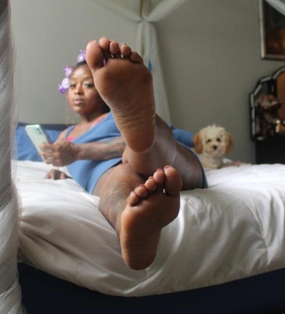 20P Tierra doll feets
