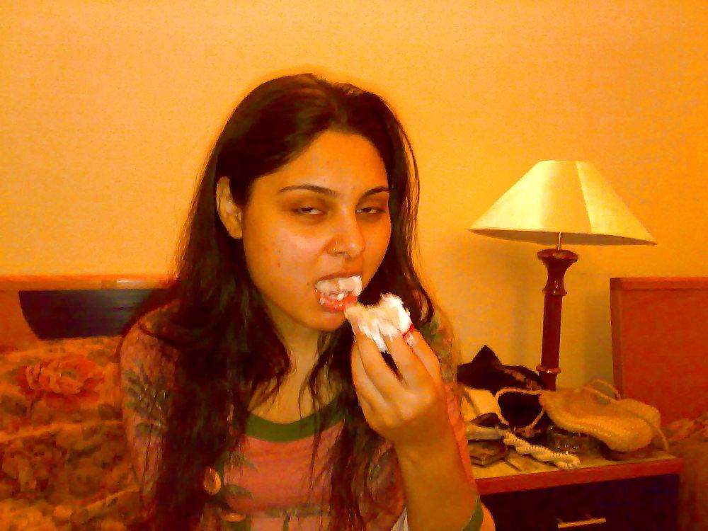 7P Naima ayaz fake home karachi
