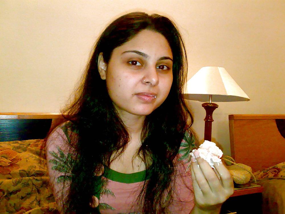 7P Naima ayaz fake home karachi