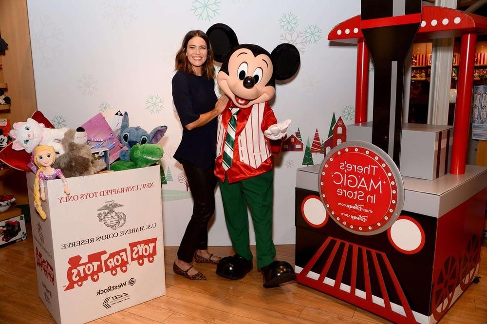 6P Mandy Moore - Toys for Tots Holiday Campaign (4 Nov 2019)
