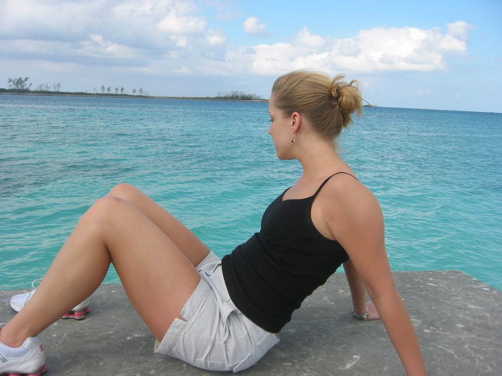 25P Ash MILF on holiday