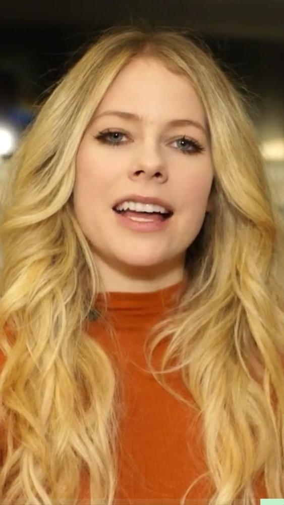 25P Avril makes my cock hard as fuck