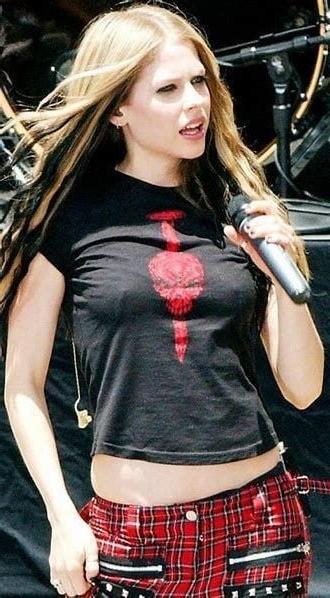 25P Avril makes my cock hard as fuck