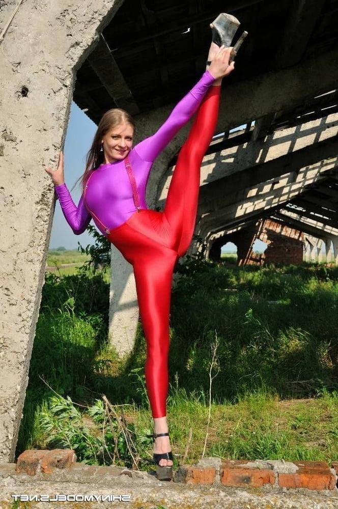 17P Shiny Spandex Cameltoe