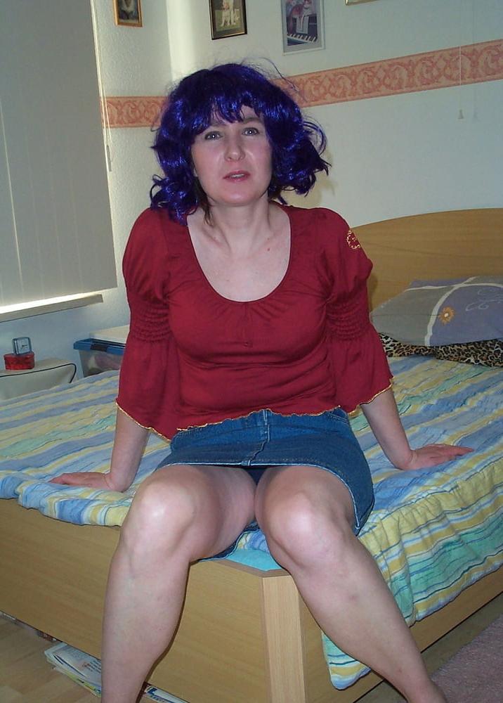 25P Dutch Slut Tieneke