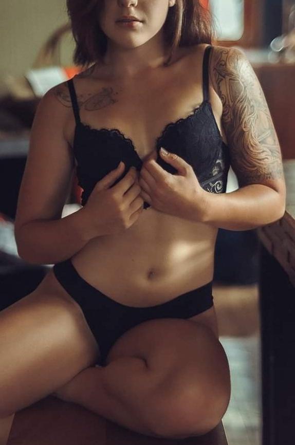 25P Canadian erotic models 10