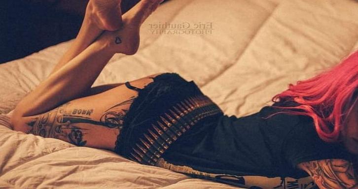 25P Canadian erotic models 10