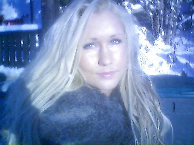 25P Norwegian girl on holiday