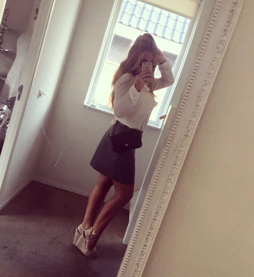17P Hot Dutch milf