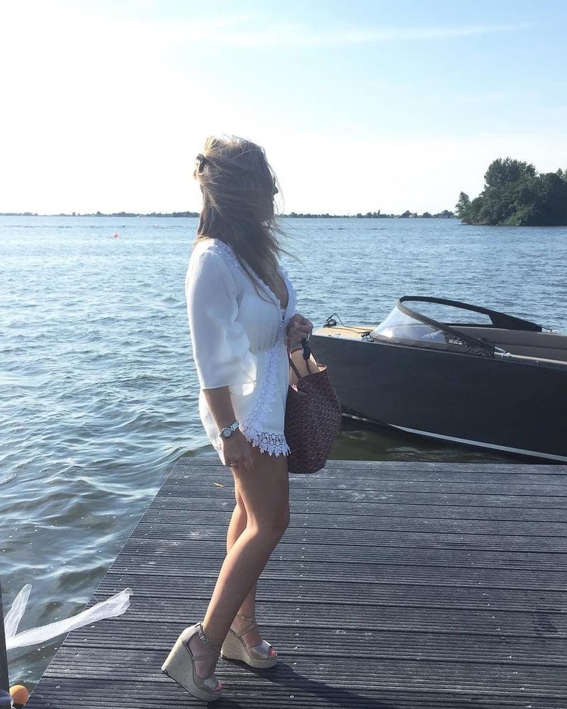 17P Hot Dutch milf