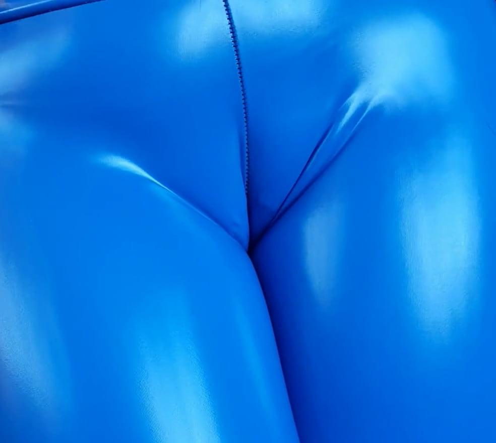 25P Leather cameltoe 11