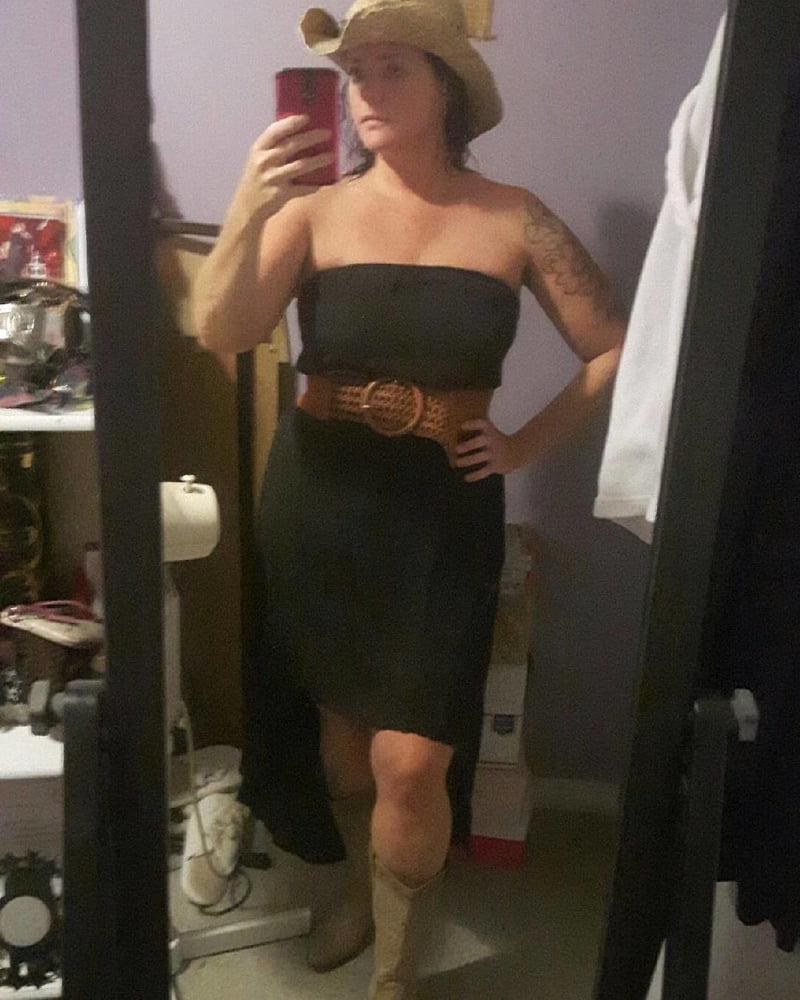 25P Self Submitted 45yo Canadian Whore Karen Loves Being Exposed