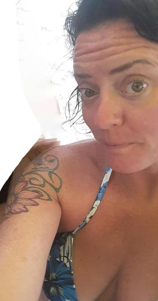 25P Self Submitted 45yo Canadian Whore Karen Loves Being Exposed