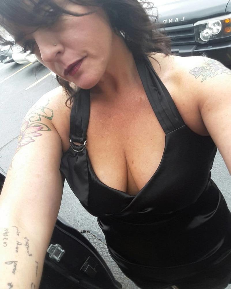 25P Self Submitted 45yo Canadian Whore Karen Loves Being Exposed